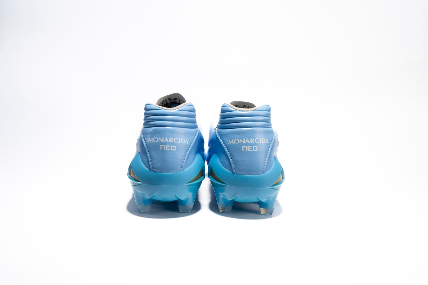 Mizuno รุ่น Monarcida Neo III Pro