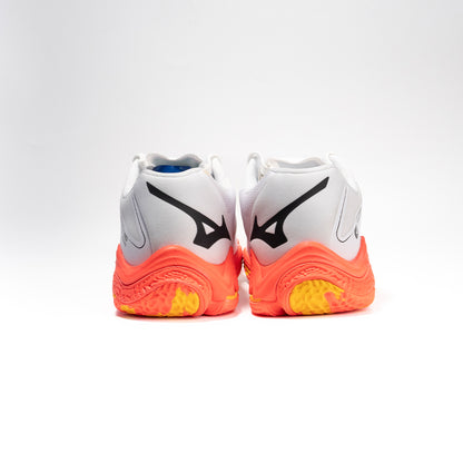 Mizuno รุ่น Wave Lightning Z8