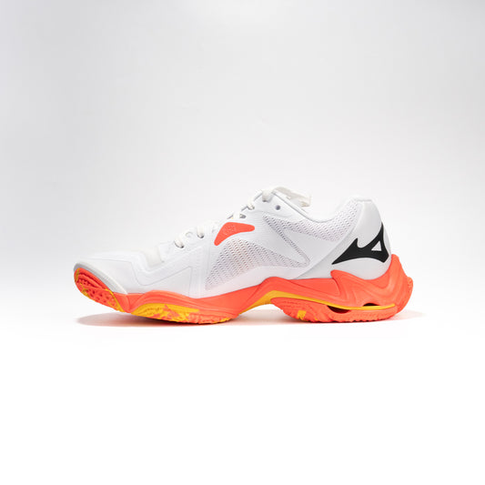Mizuno รุ่น Wave Lightning Z8