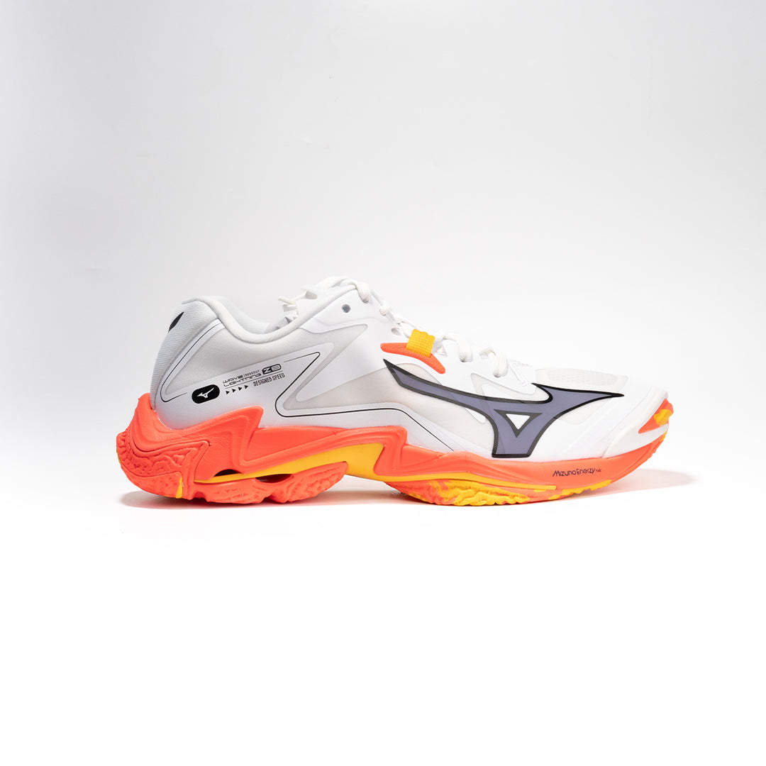Mizuno รุ่น Wave Lightning Z8